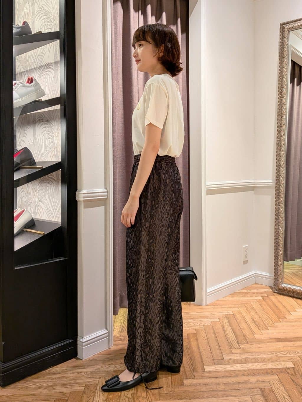 saoriさんの「DRESSTERIOR｜◆20／1シルケット風天竺Tシャツ」を使ったコーディネート