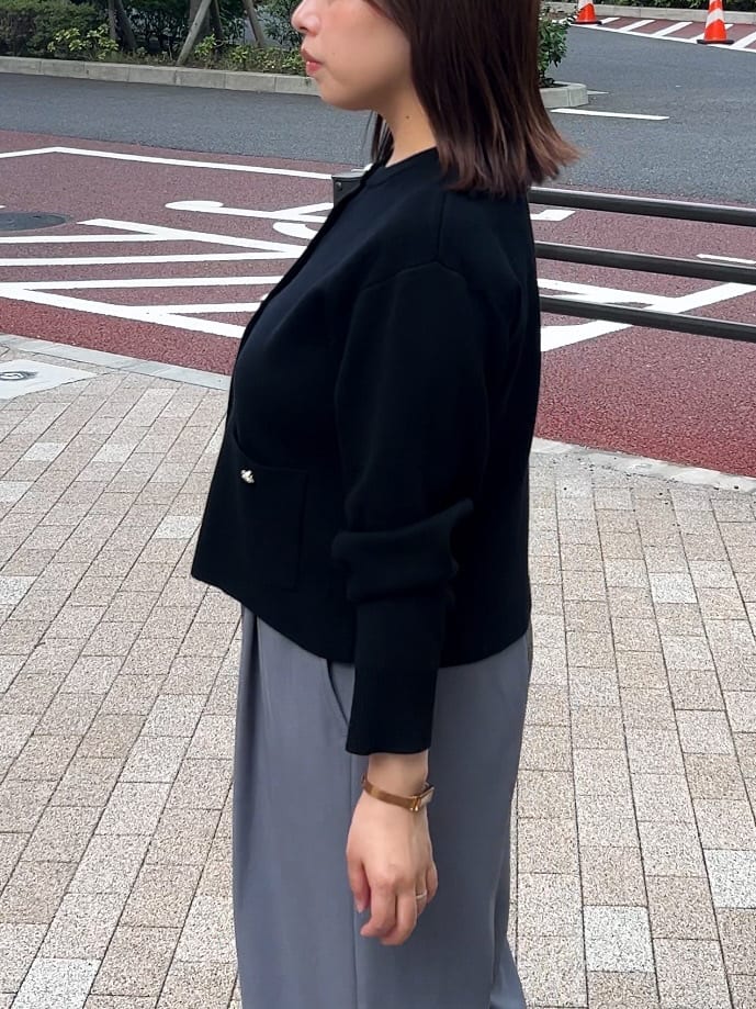 ちびゆきさんの「grove｜きれい見えとリラックス感を両立。秋の大人カジュアルに効くイージーパンツ」を使ったコーディネート