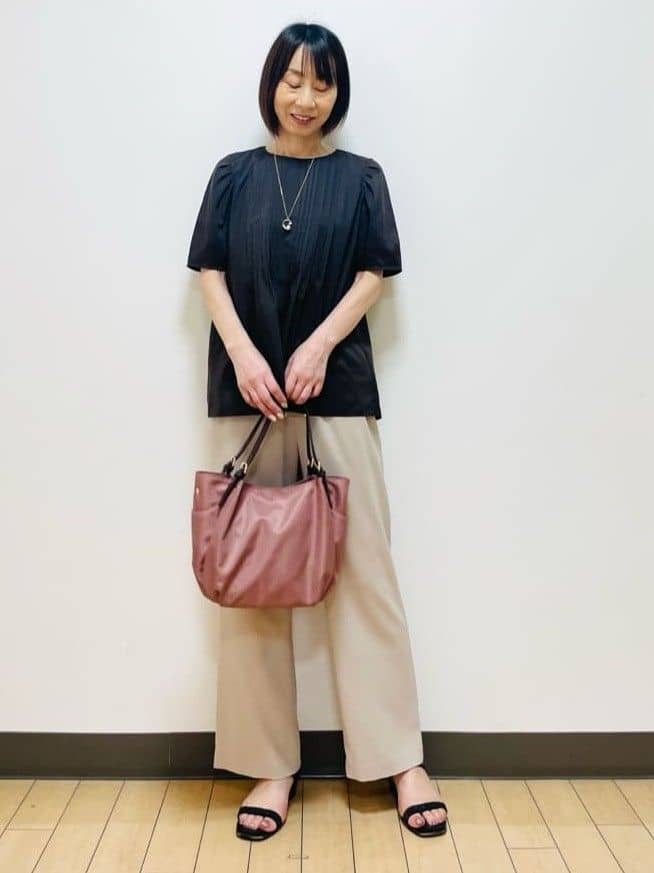 Riiさんの「Reflect｜【すっきり見え！長め丈】ピンタックデザインチュニックブラウス」を使ったコーディネート