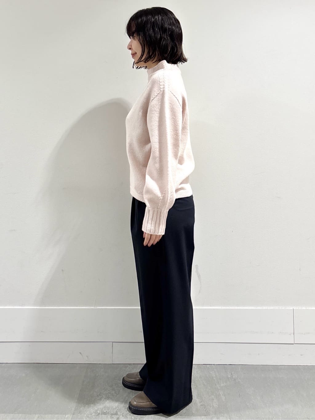 モエカさんの「UNTITLED｜【洗える】スポンディッシュ ボトルネックニット」を使ったコーディネート