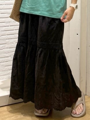 ga_riさんの「THE SHOP TK｜カレッジ＆フォトプリントTシャツ【洗濯機OK】」を使ったコーディネート