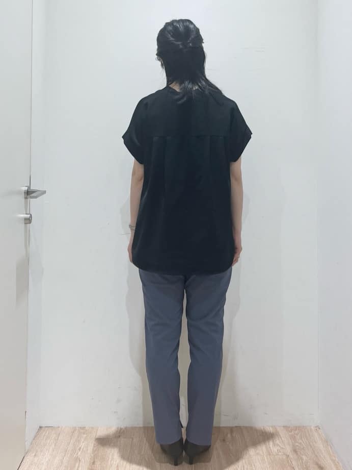 momokoさんの「OPAQUE.CLIP｜《7色展開／SS-LLサイズ》ストレッチスキッパーブラウス／セットアップ対応【洗濯機洗い可／防シワ】」を使ったコーディネート