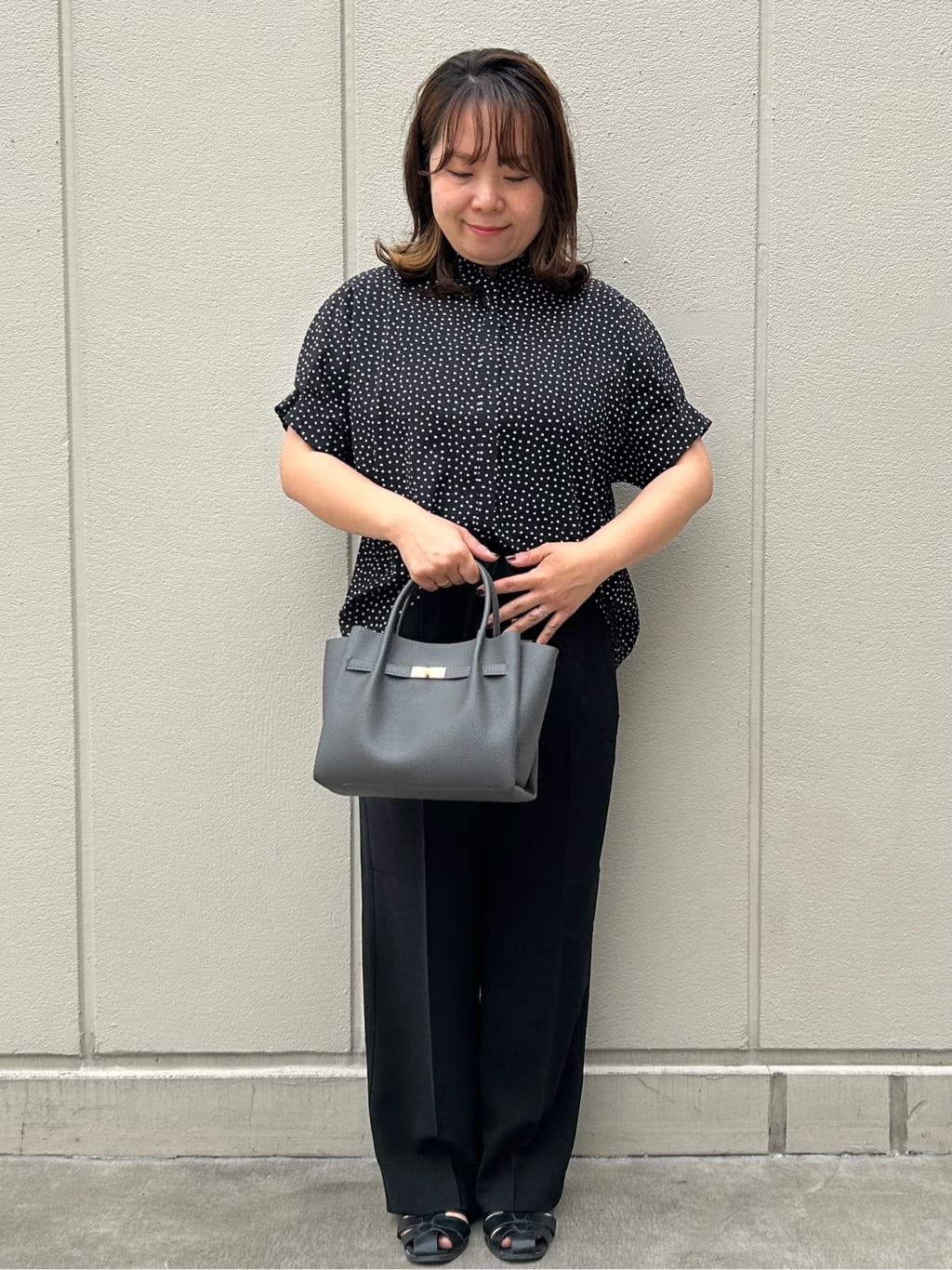 naomiさんの「OPAQUE.CLIP｜【軽量／2WAY／通勤対応】フロントベルトデザインミドルトートバッグ」を使ったコーディネート