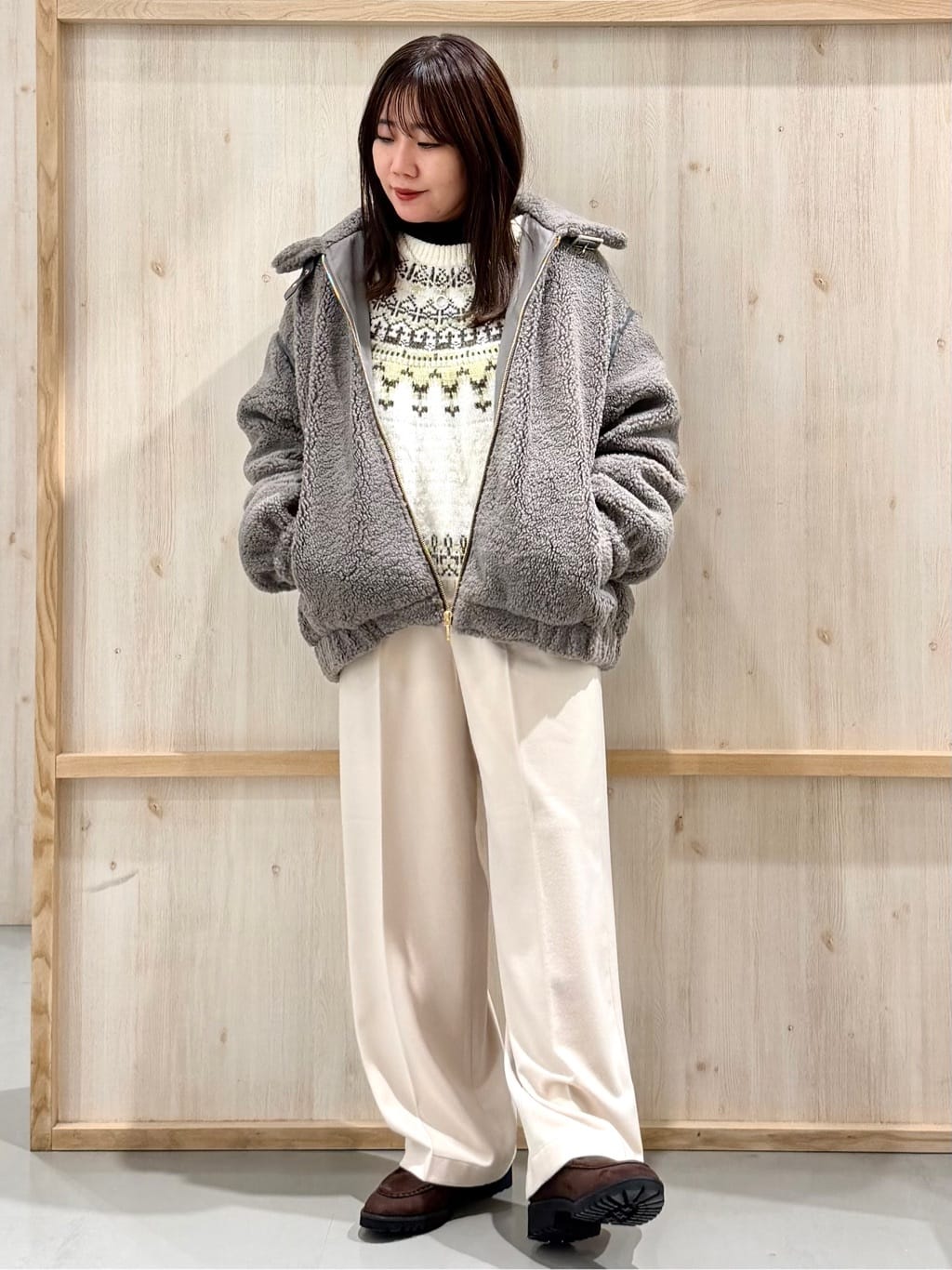 nanaさんの「THE SHOP TK｜マシュマロタッチ ボアボンバージャケット」を使ったコーディネート