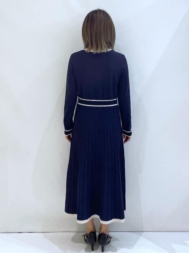 manaさんの「OPAQUE.CLIP｜バイカラードッキング風ニットワンピース【洗濯機OK／抗ピル】」を使ったコーディネート