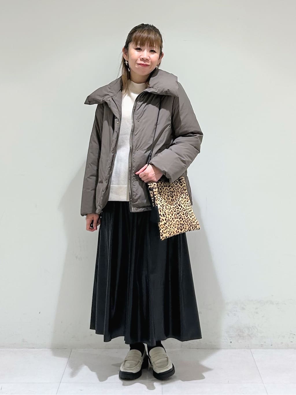 tsuyuさんの「INDIVI｜【撥水／洗える／デザイン衿】ステッチレス ショートダウンコート」を使ったコーディネート