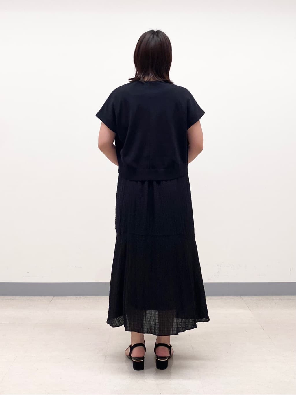 YUKARIさんの「INDIVI｜【UVケア】エアリージョーゼット キャミワンピース」を使ったコーディネート