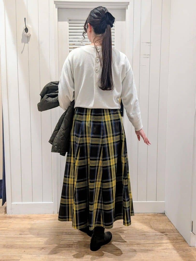 ayakaさんの「Dessin｜【洗える】ウールブレンド後ろボタンニット」を使ったコーディネート