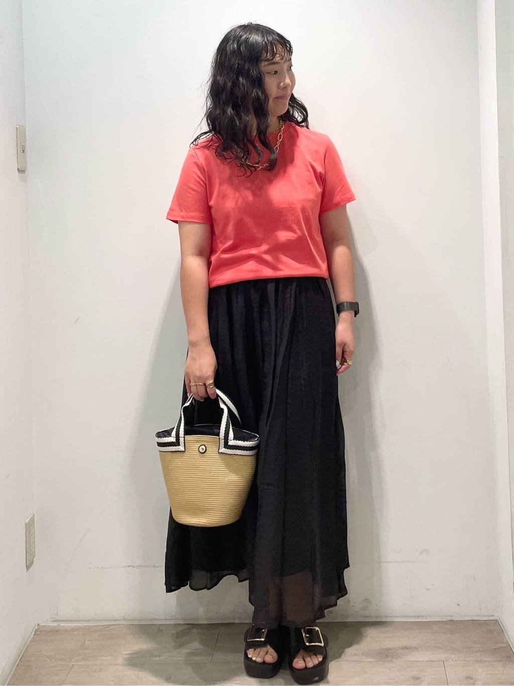 sumicaさんの「OPAQUE.CLIP｜《5色展開》ベーシックTシャツ【洗濯機洗い可／UV／接触冷感】」を使ったコーディネート