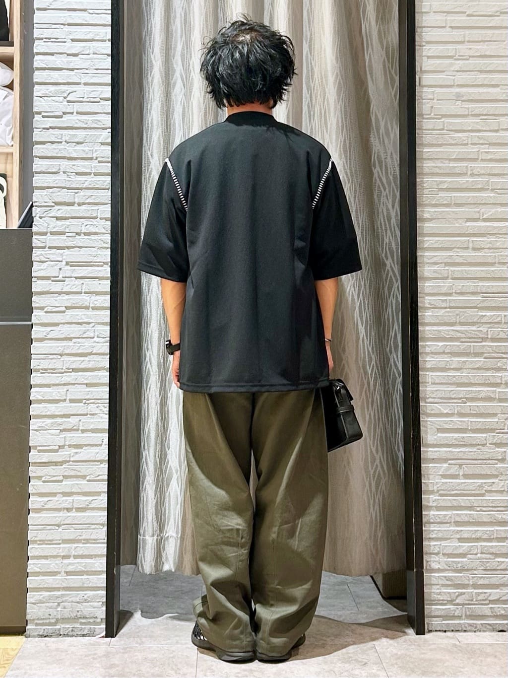 KENJI Iさんの「THE SHOP TK｜ツイルステッチ半袖カーディガン【洗濯機OK/接触冷感】」を使ったコーディネート