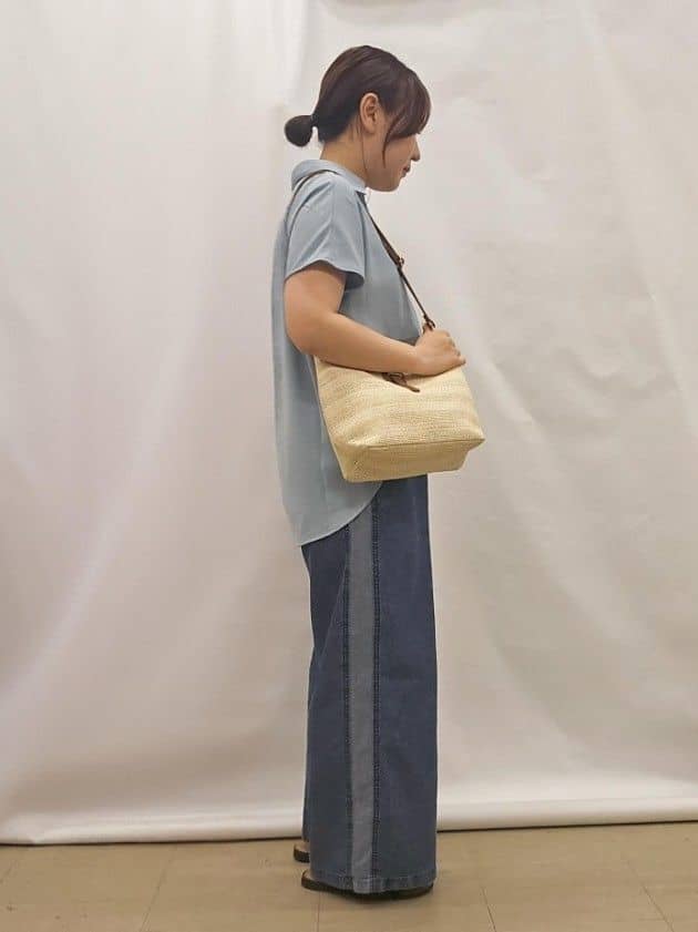 かなさんの「SHOO･LA･RUE｜【洗える/S-LL/プチプラ】さらっとすっきりきれい見え スキッパーブラウス」を使ったコーディネート