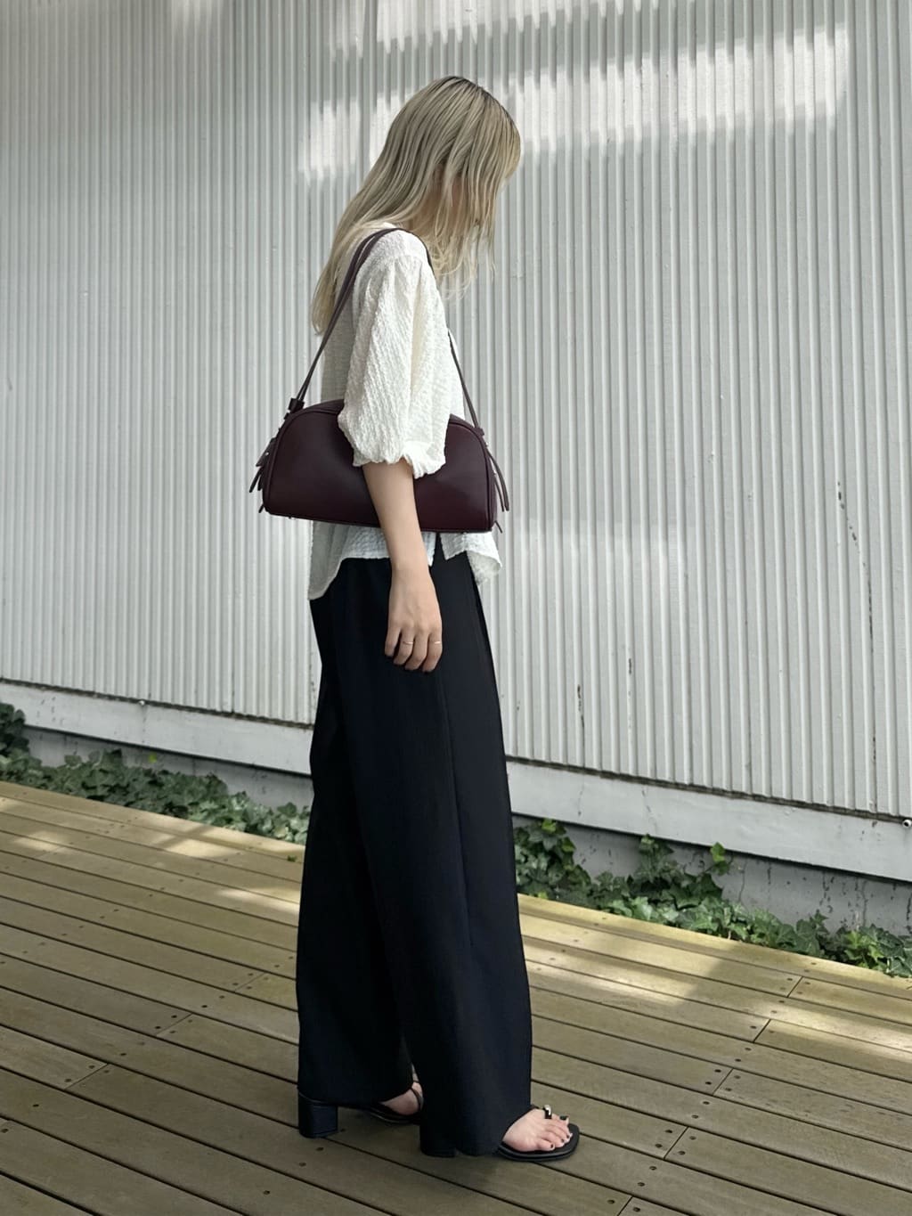 omaさんの「THE SHOP TK｜麻調ピンタックワイドパンツ【洗濯機OK】」を使ったコーディネート