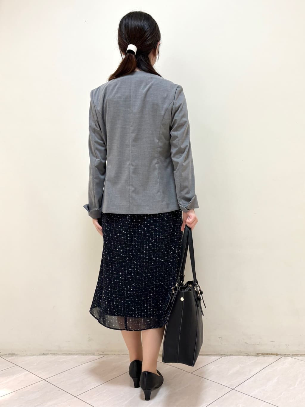 mikiさんの「Reflect｜【WEB先行カラーあり／マシンウォッシュ可／ナローベルト付き】オフボディツイードチェックワンピース」を使ったコーディネート