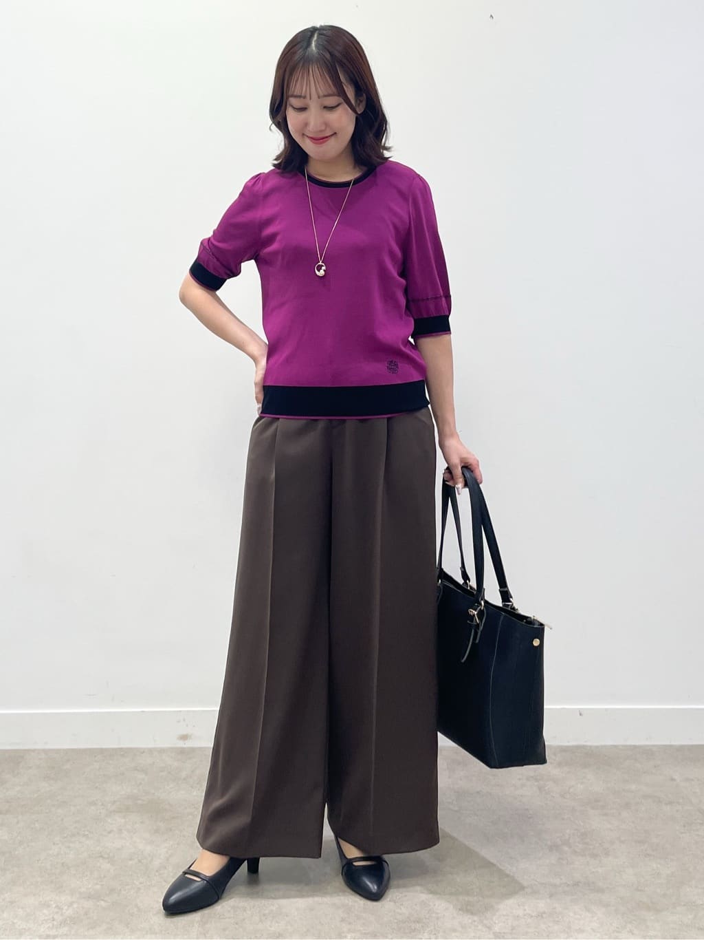 yukariさんの「Reflect｜【WEB先行カラーあり／手洗い可／アンサンブル可】バイカラー五分袖ニット」を使ったコーディネート
