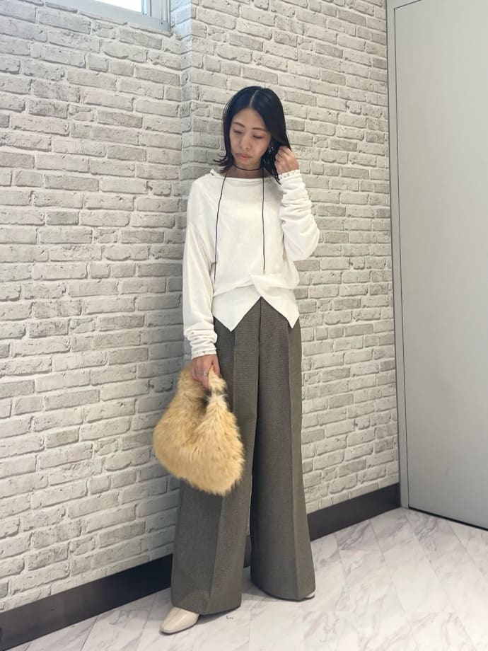 Mikoさんの「INDIVI｜ガンクラブチェックワイドパンツ」を使ったコーディネート