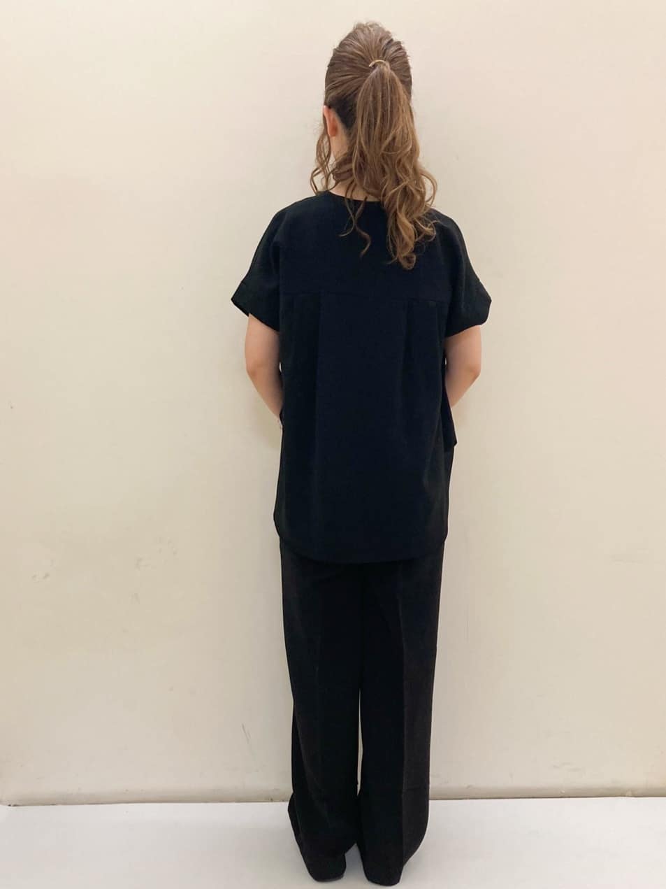 ユウさんの「OPAQUE.CLIP｜《7色展開／SS-LLサイズ》ストレッチスキッパーブラウス／セットアップ対応【洗濯機洗い可／防シワ】」を使ったコーディネート