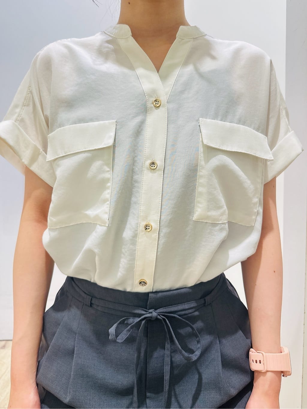 MOMOさんの「index｜【軽量／2WAY】コインカシメシュリンクミドルトートバッグ」を使ったコーディネート