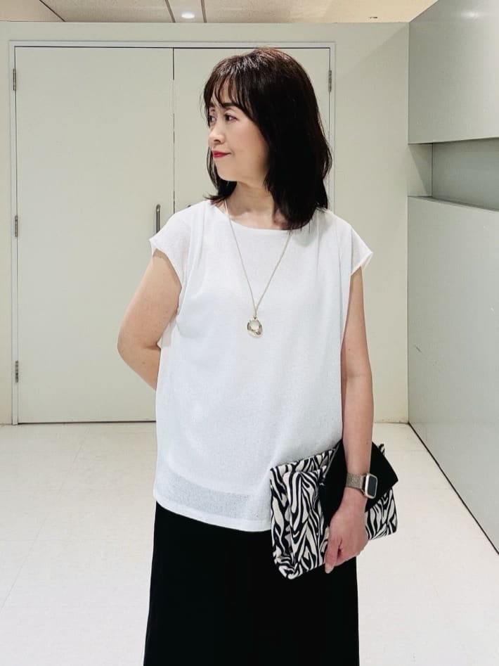 makiさんの「UNTITLED｜【ジャージ素材】インナードッキングシアーカットソー」を使ったコーディネート