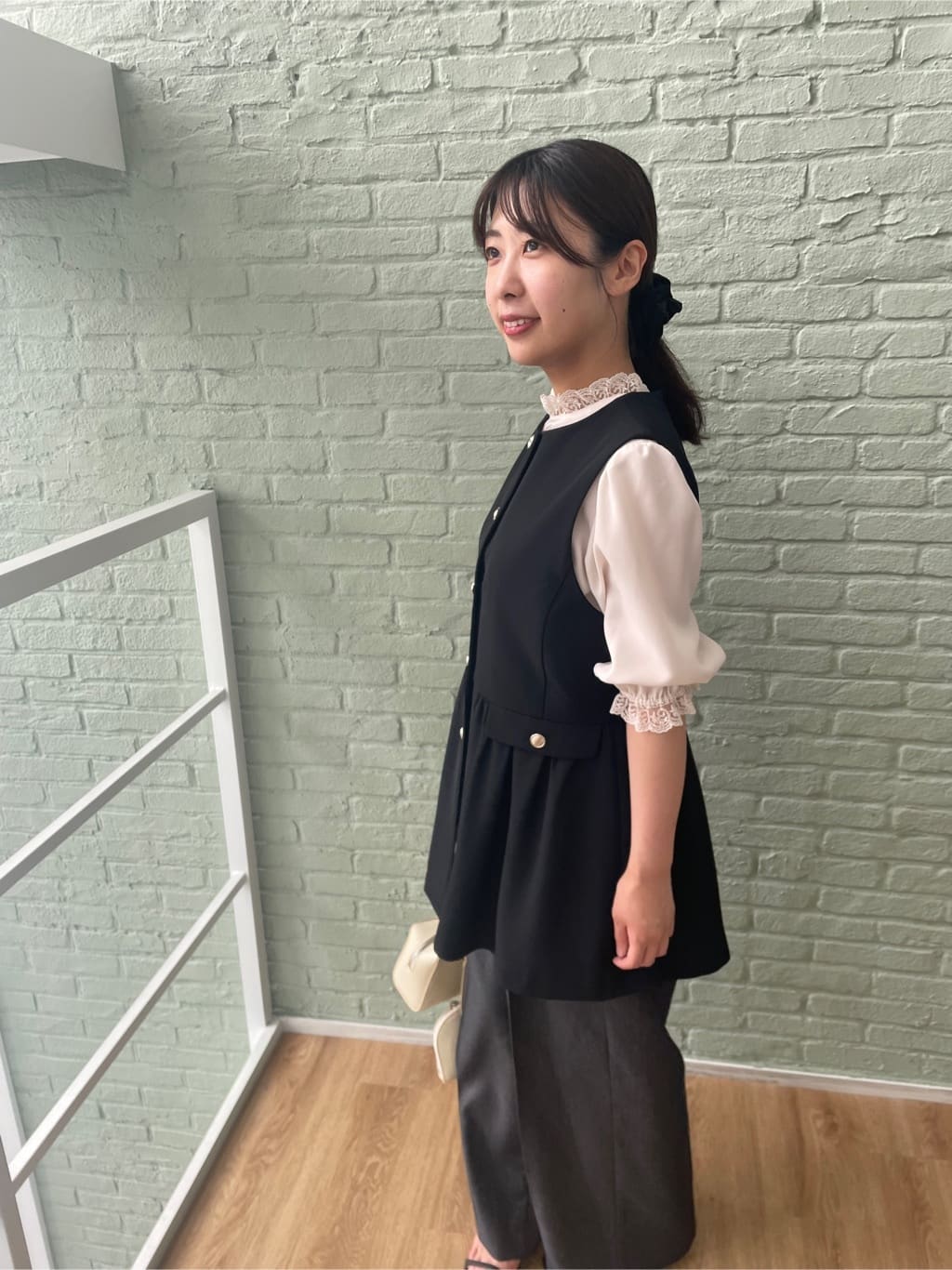 abeさんの「Couture brooch｜【華やか・大人可愛い・5分袖】エンブロレース前後2WAYブラウス」を使ったコーディネート