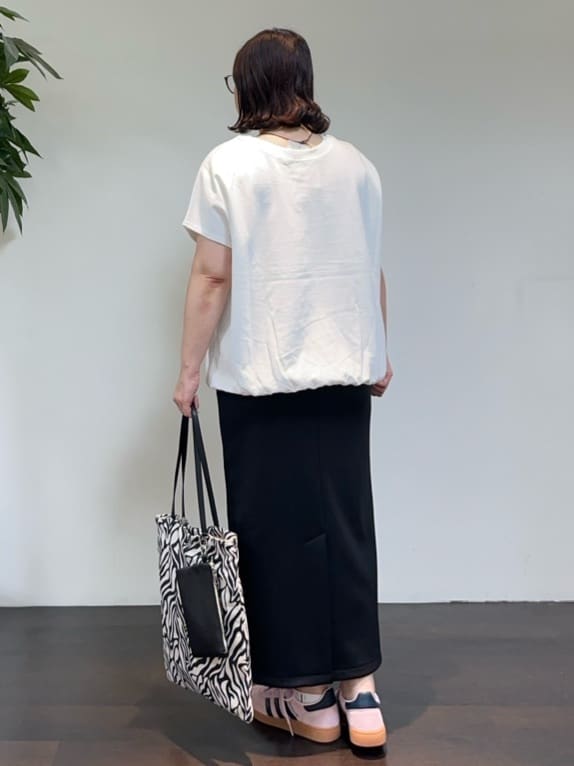 Asamiさんの「UNTITLED｜【後ろウエストゴム/ストレッチ性/オンオフ】ジャージナロースカート」を使ったコーディネート