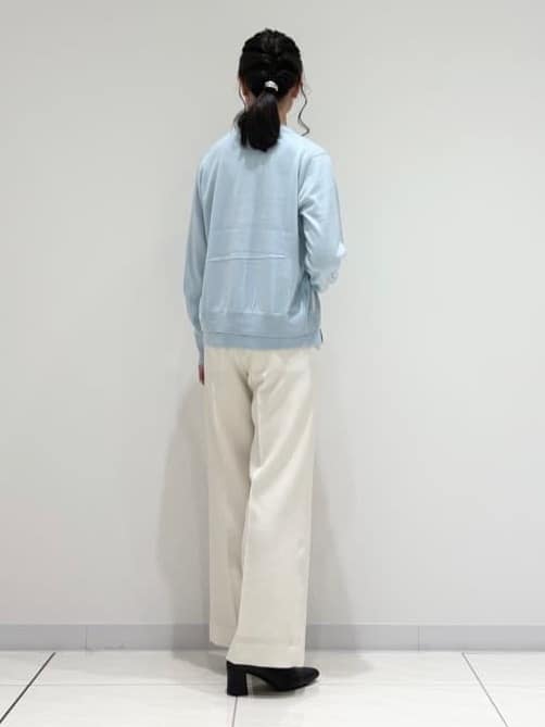 kayoさんの「INDIVI｜【洗える／毛玉になりにくい】エクストラファインウール Vネックニット」を使ったコーディネート