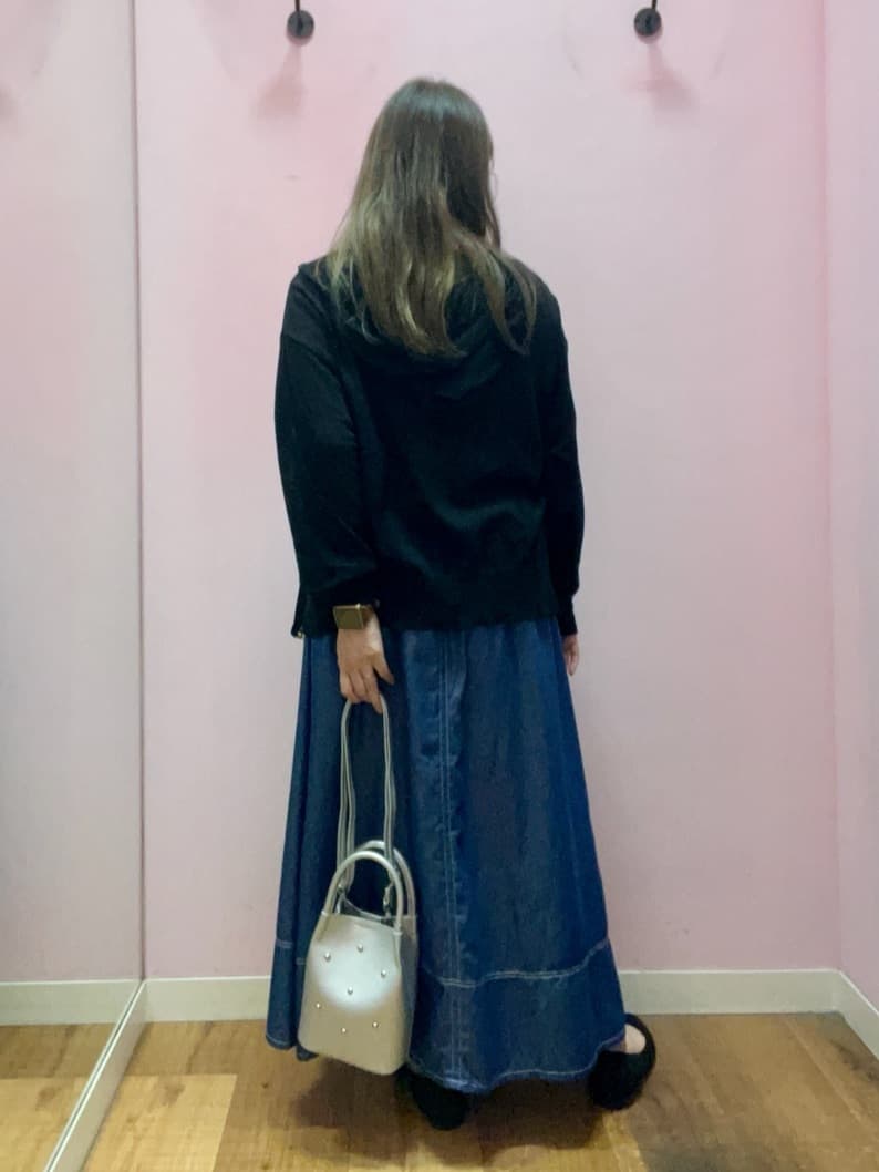 mさんの「SHOO･LA･RUE｜冷房対策にも 上品なシアー感のニットパーカ」を使ったコーディネート