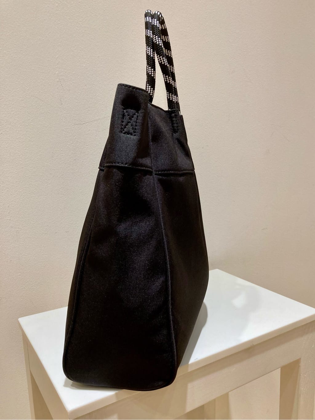 YAMAさんの「Dessin｜【軽量・2WAY】カラーコードトート」を使ったコーディネート