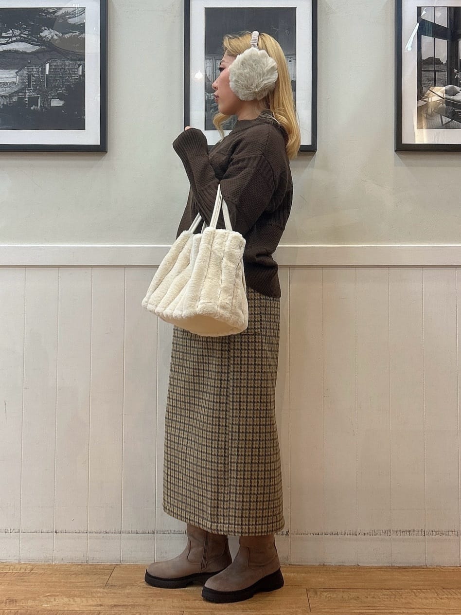 あんこさんの「SHOO･LA･RUE｜【S-LL/あったか】大人レディな着こなしに シャギーチェックスカート」を使ったコーディネート
