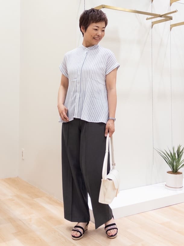 シュウコさんの「grove｜サマーハイパーストレッチワイドパンツ」を使ったコーディネート