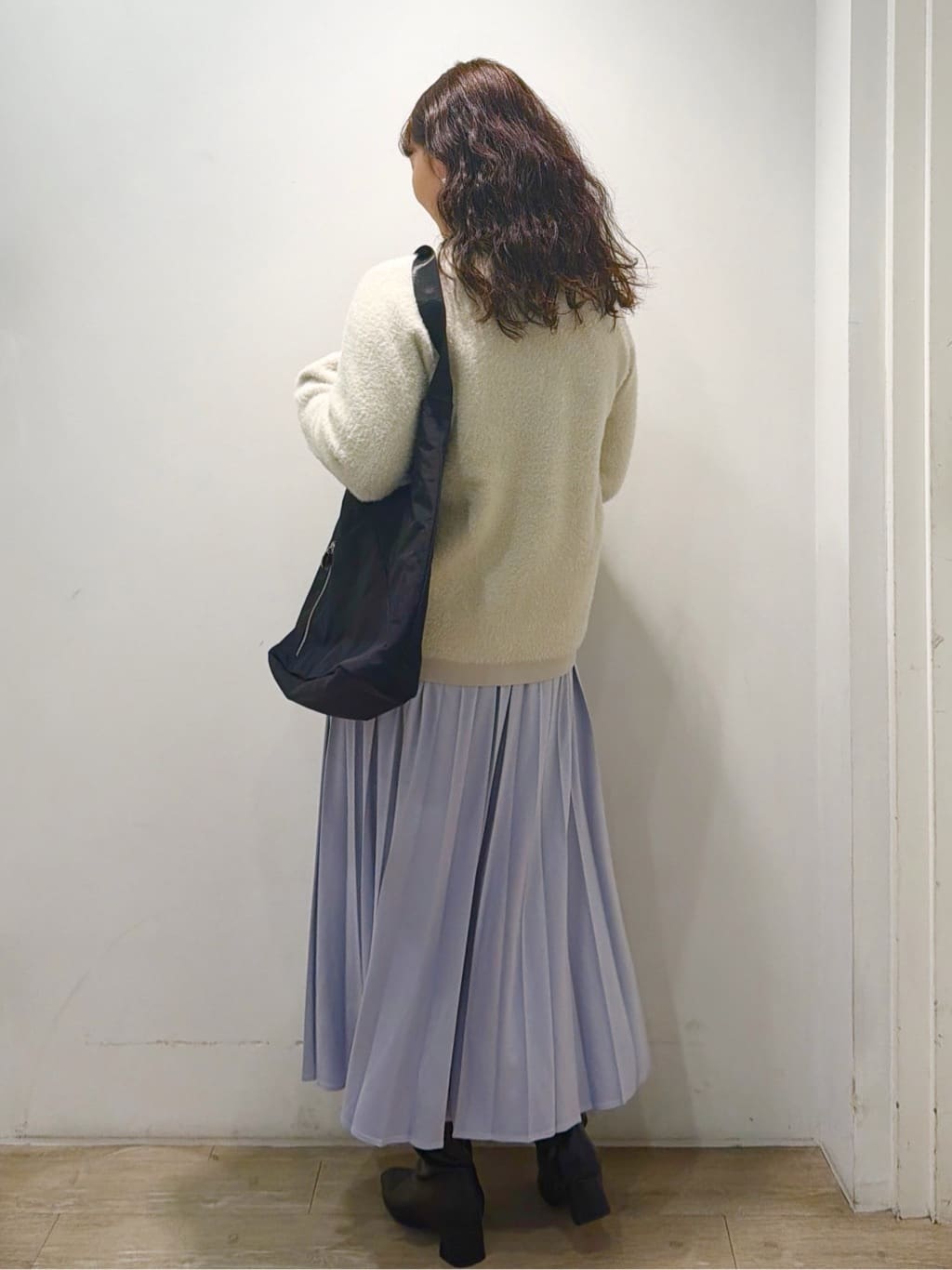 sumicaさんの「OPAQUE.CLIP｜フェイクスウェードプリーツスカート【静電気防止加工／洗濯機OK】」を使ったコーディネート