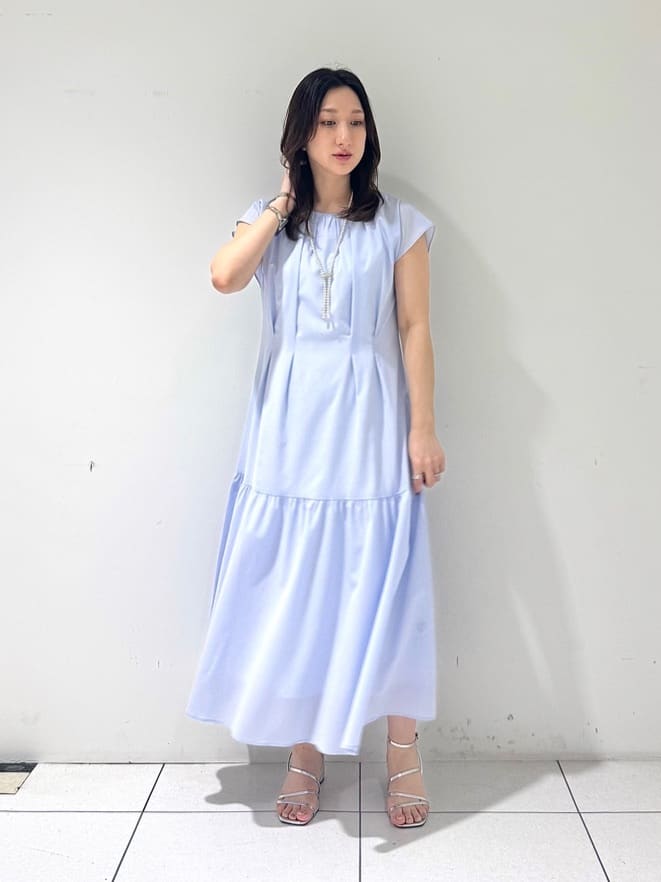 そんさんの「INDIVI｜【軽く羽織れる】ボレロカーディガン」を使ったコーディネート