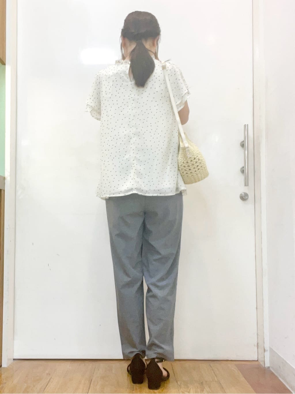 sakiさんの「SHOO･LA･RUE｜◆【SS-3L/ひんやり/吸水速乾/UV】軽量でさらりと穿ける テーパードパンツ」を使ったコーディネート