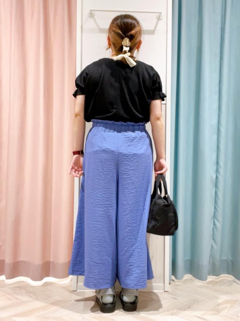 kitaさんの「SHOO･LA･RUE｜ニュアンスデザインがこなれ見え 刺繍デザイン シアーカーディガン」を使ったコーディネート