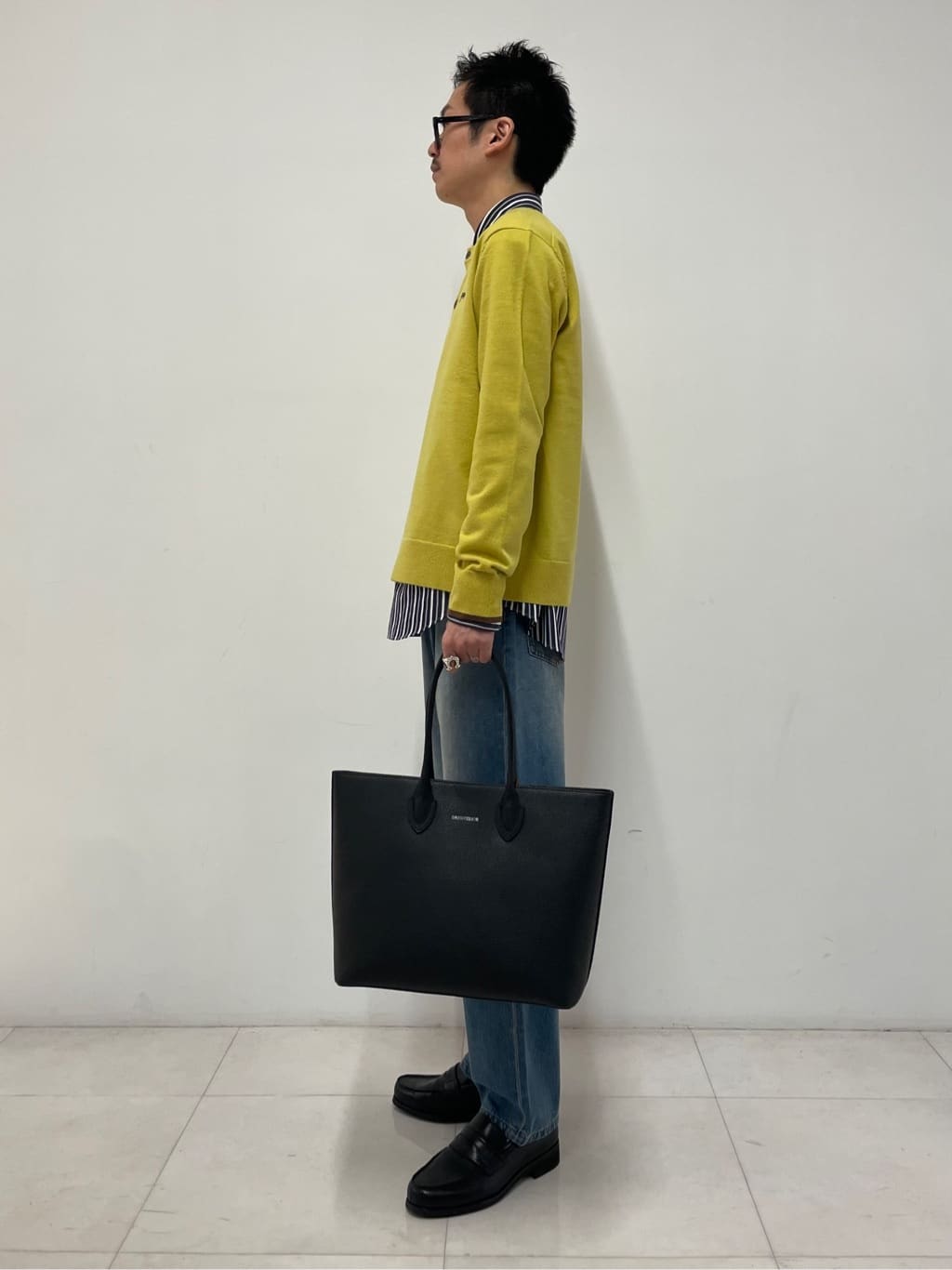 蒲谷祐太さんの「DRESSTERIOR｜THOMAS MASON ストライプシャツ」を使ったコーディネート