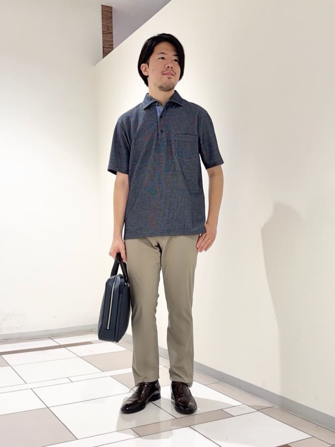 及川さんの「TAKEO KIKUCHI｜【抗菌防臭／9色5サイズ展開】ハニカムメランジ ポロシャツ」を使ったコーディネート