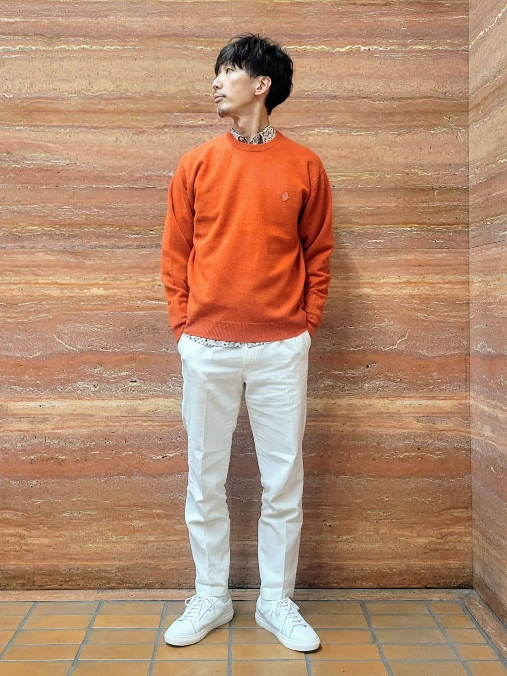 piroyaさんの「TAKEO KIKUCHI｜【Air Palette Knit】ワンポイント カラーニット プルオーバー」を使ったコーディネート