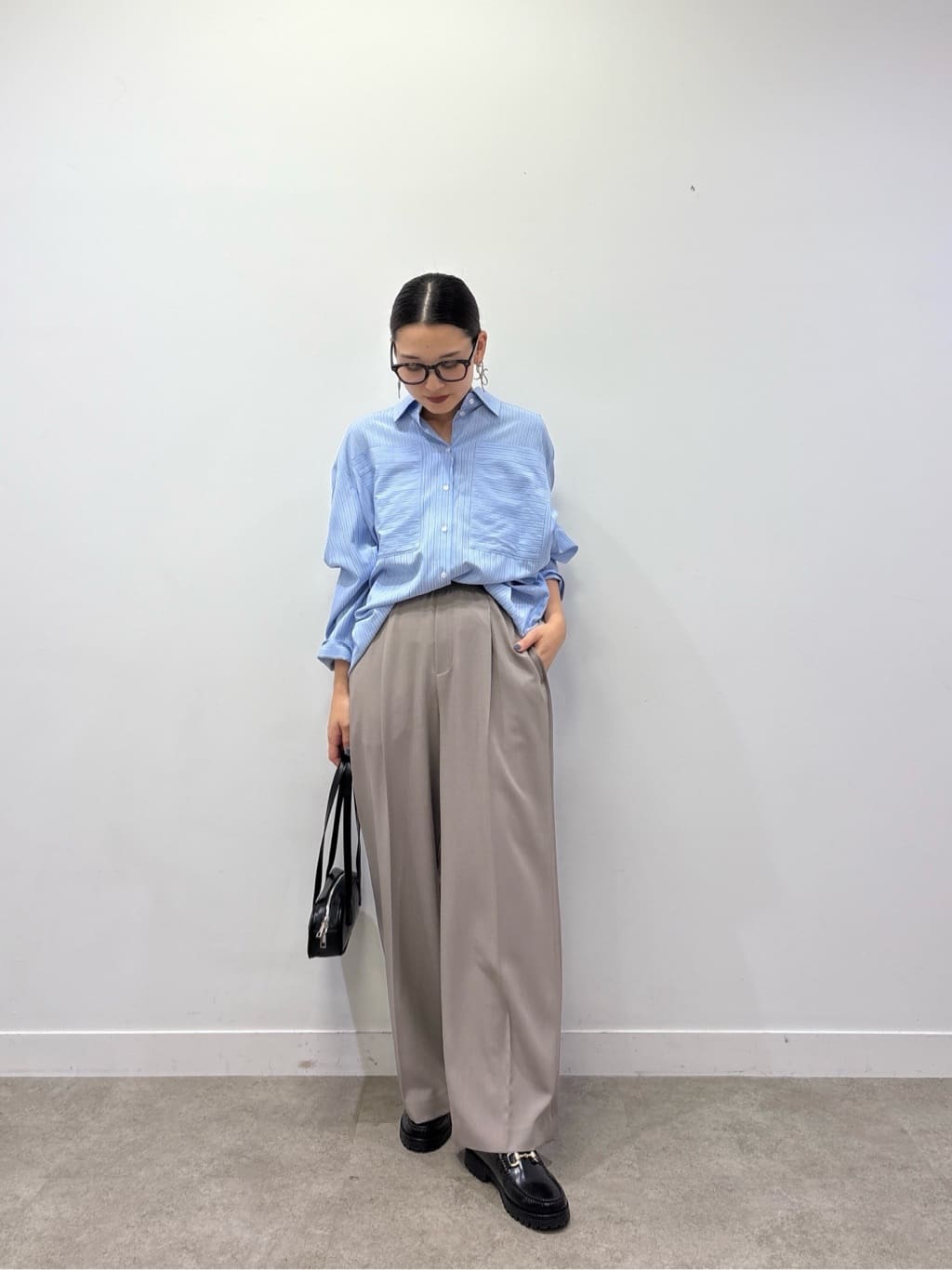 ayanoさんの「INDIVI｜Comfy SET UP｜イージーストレートワイドパンツ【セットアップ対応／通勤/カセット服】」を使ったコーディネート