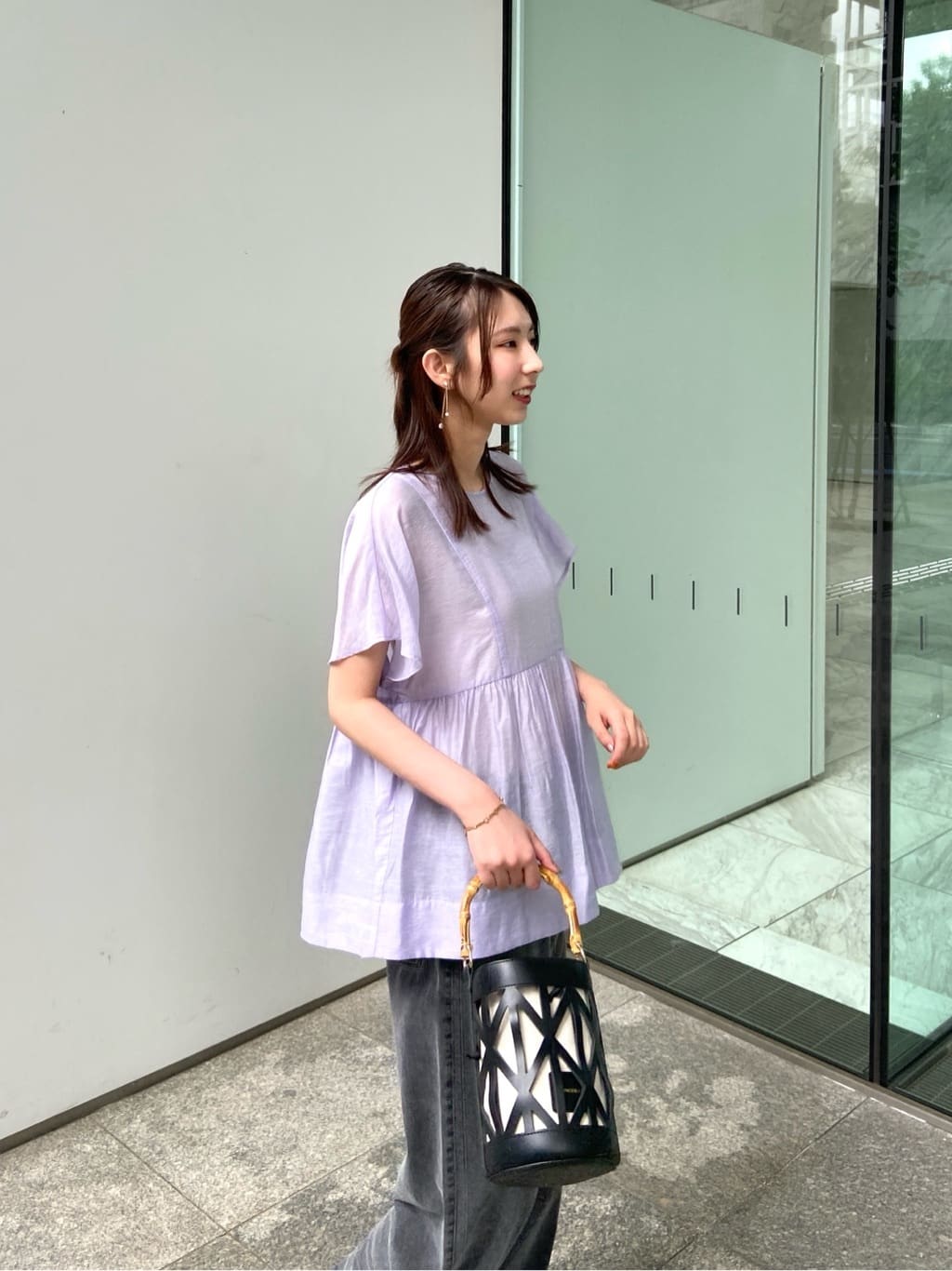 めぐさんの「OPAQUE.CLIP｜麻混シアーペプラムブラウス【洗濯機洗い可】」を使ったコーディネート