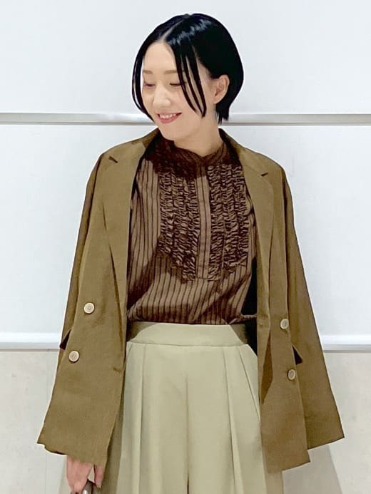 eriko さんの「Dessin｜【洗える】フリルバンドカラー五分袖ブラウス」を使ったコーディネート