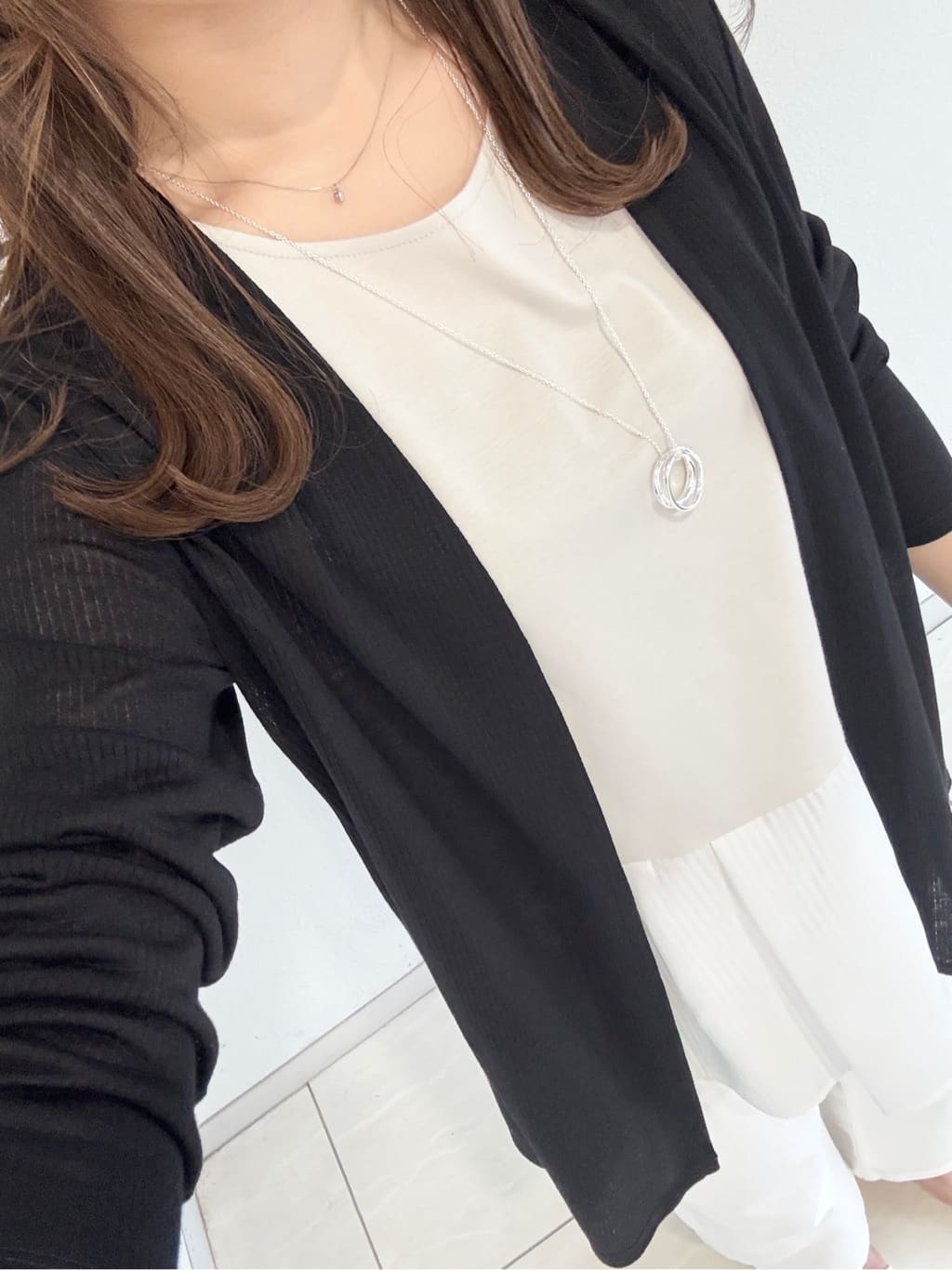 kahoさんの「INDIVI｜【褒められデニム】ワイドストレート デニムパンツ」を使ったコーディネート