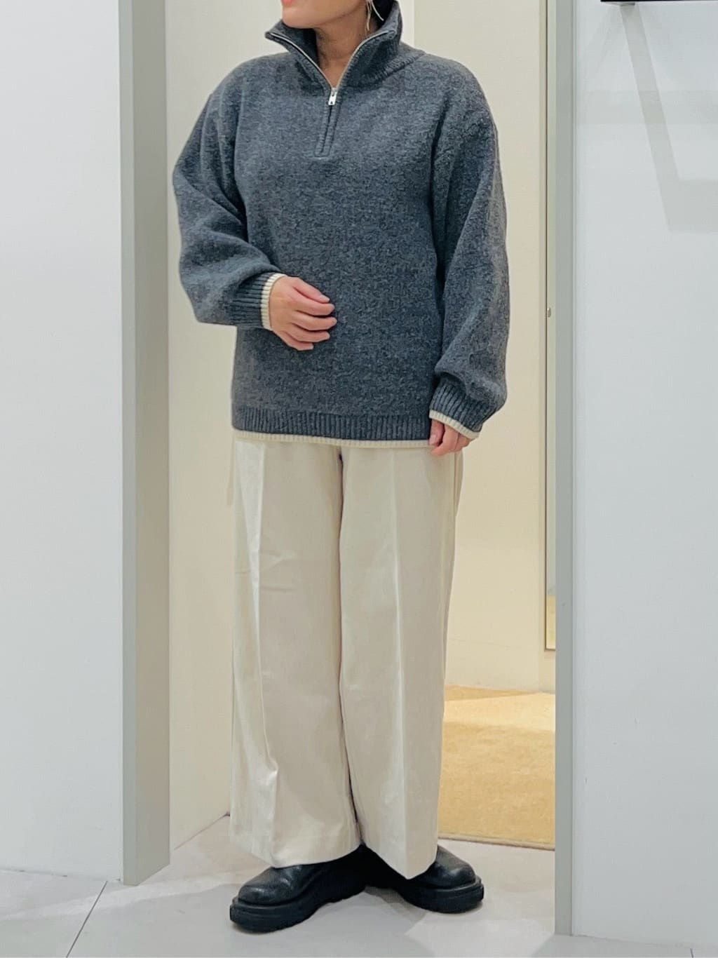 タナさんの「THE SHOP TK｜【洗える】ほど良くラフで女性らしい ハーフZIPニット」を使ったコーディネート