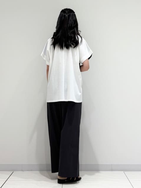 kayoさんの「INDIVI｜【洗える／汗ジミ防止】バイカラー＆アシメヘム Tシャツ」を使ったコーディネート