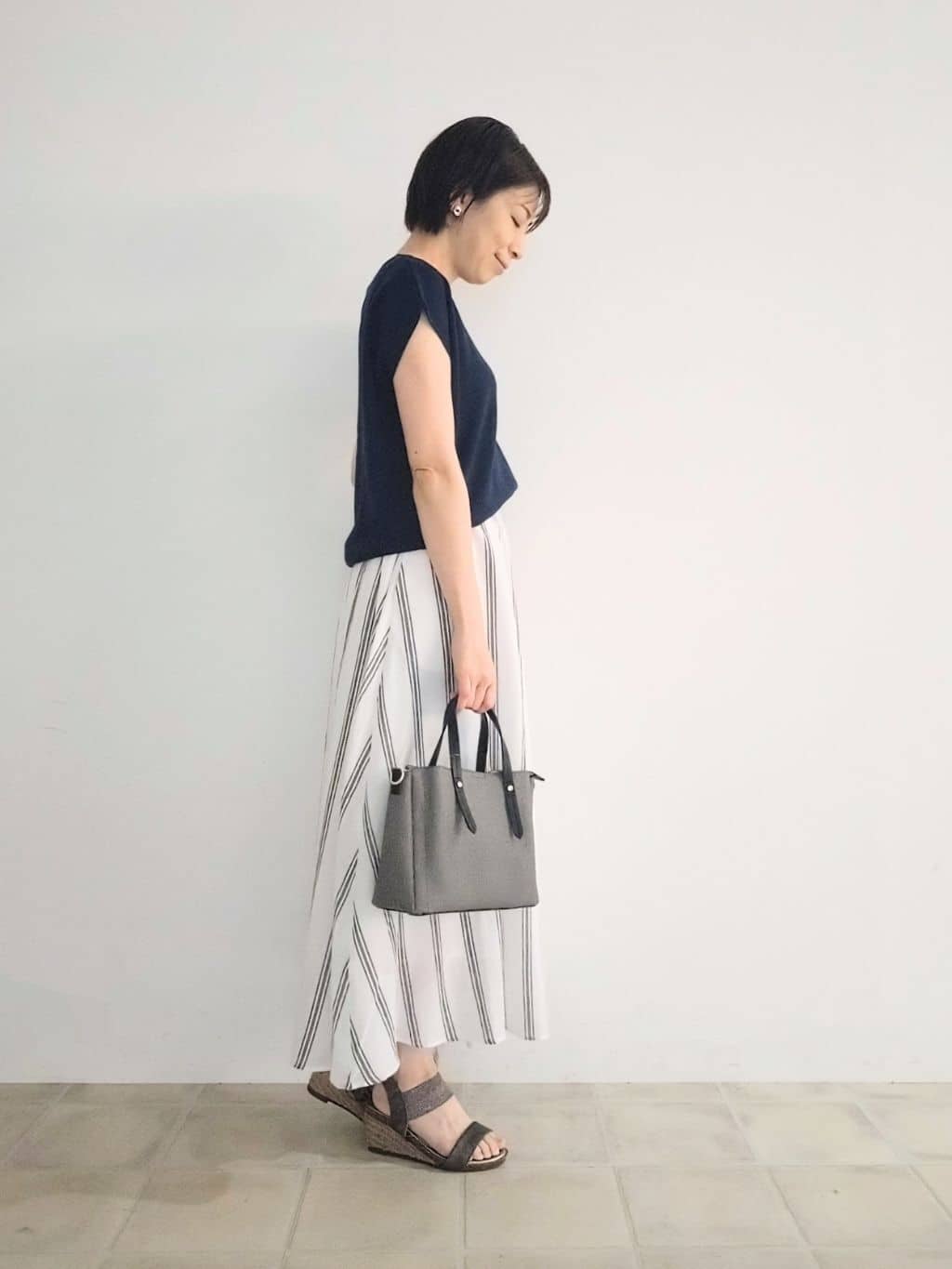miomioさんの「SHOO･LA･RUE｜【洗える/S-LL/ひんやり】さらりと好印象　総針フレンチスリーブニット」を使ったコーディネート