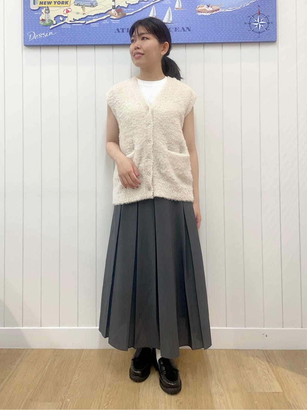 Mayaさんの「Dessin｜【洗える】Vネックシャギーベスト」を使ったコーディネート