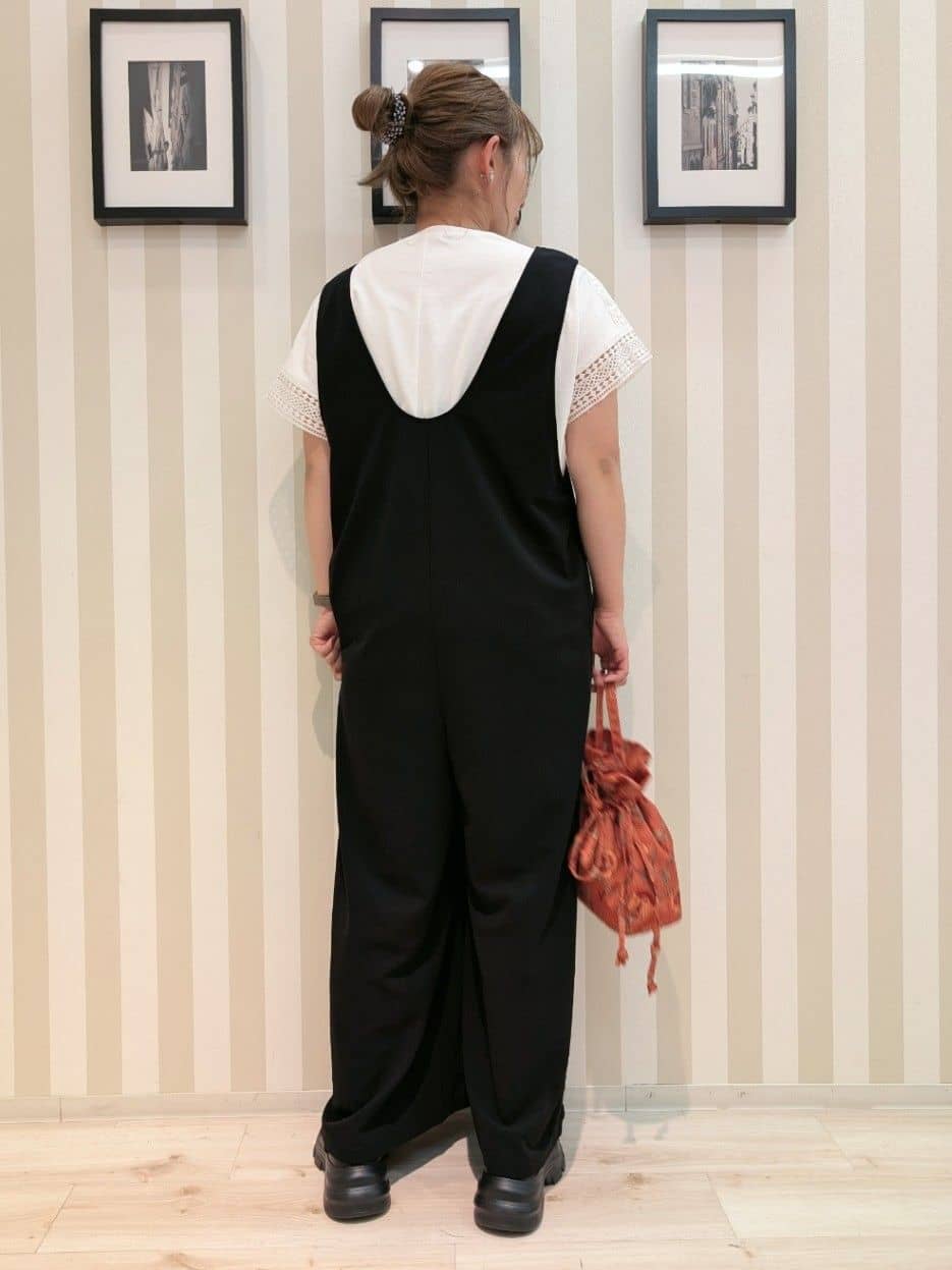 otaさんの「SHOO･LA･RUE｜【S-LL/ひんやり】インせず決まる 楽してきれいなレース付きトップス」を使ったコーディネート