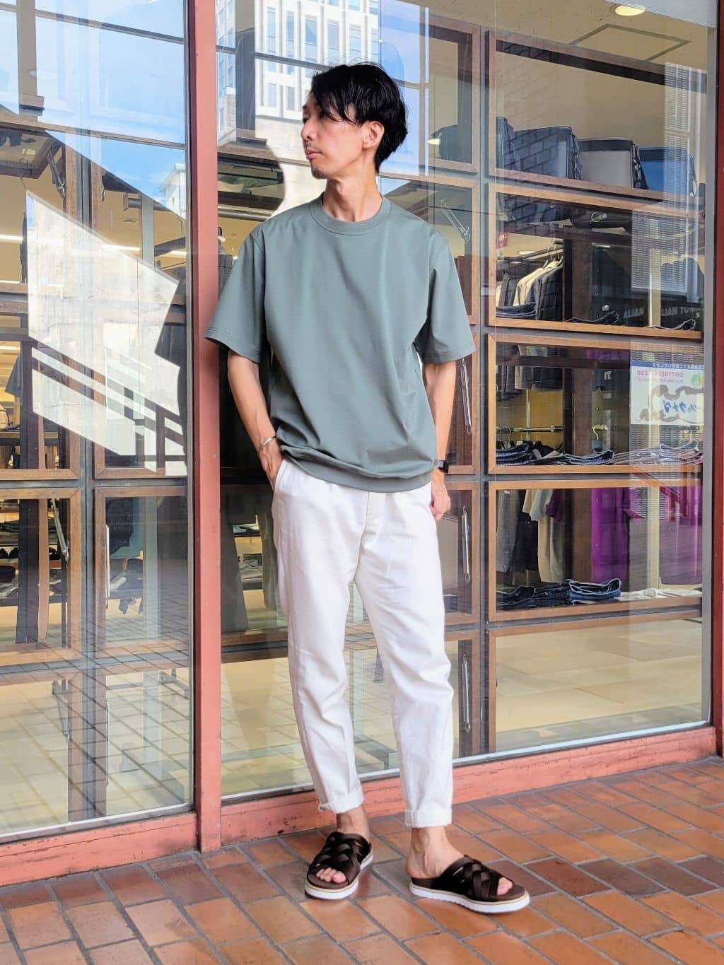 piroyaさんの「TAKEO KIKUCHI｜【抗菌防臭／5サイズ展開】ハイゲージポンチ Tシャツ」を使ったコーディネート