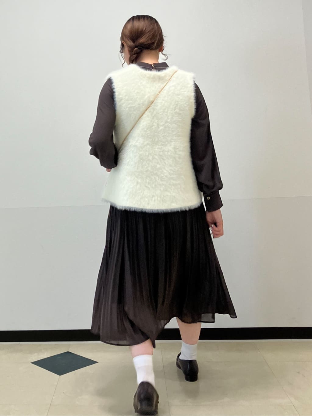 MAYUKIさんの「index｜《andGIRL掲載》フェザーペプラムジレ【洗濯機OK／抗ピル】」を使ったコーディネート