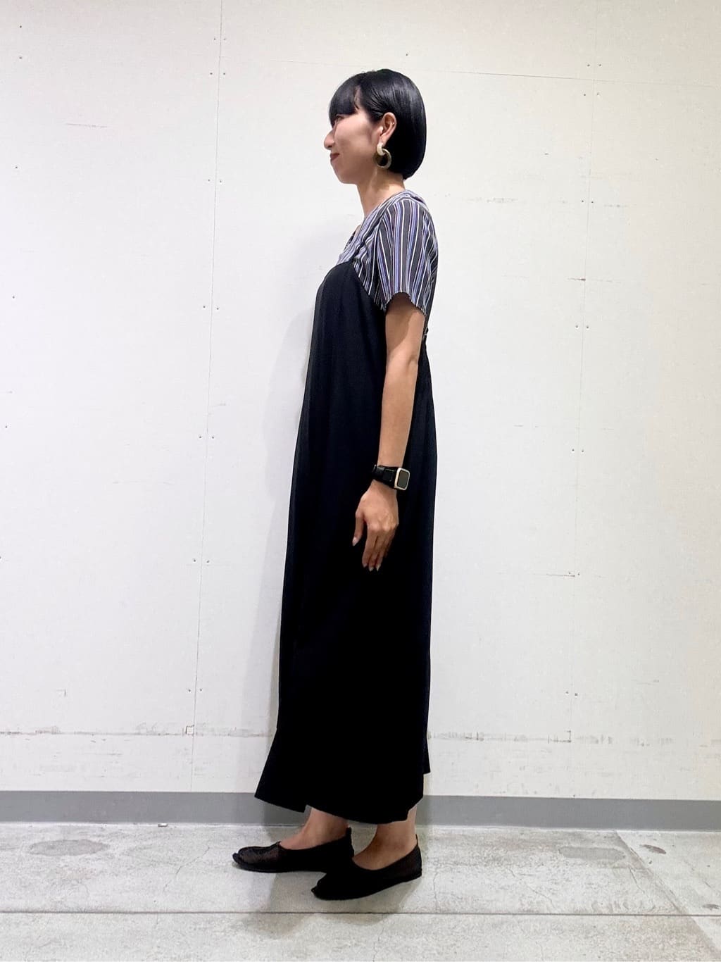 naoさんの「INDIVI｜【洗える／通勤】無地＆マルチストライプ柄Vネックブラウス」を使ったコーディネート