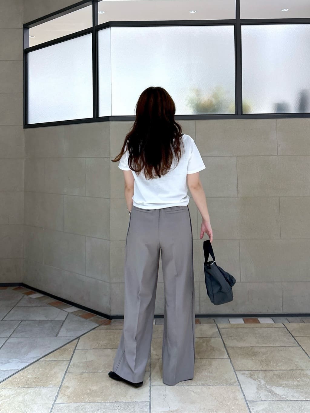よねさんの「INDIVI｜Comfy SET UP｜イージーストレートワイドパンツ【セットアップ対応／通勤/カセット服】」を使ったコーディネート