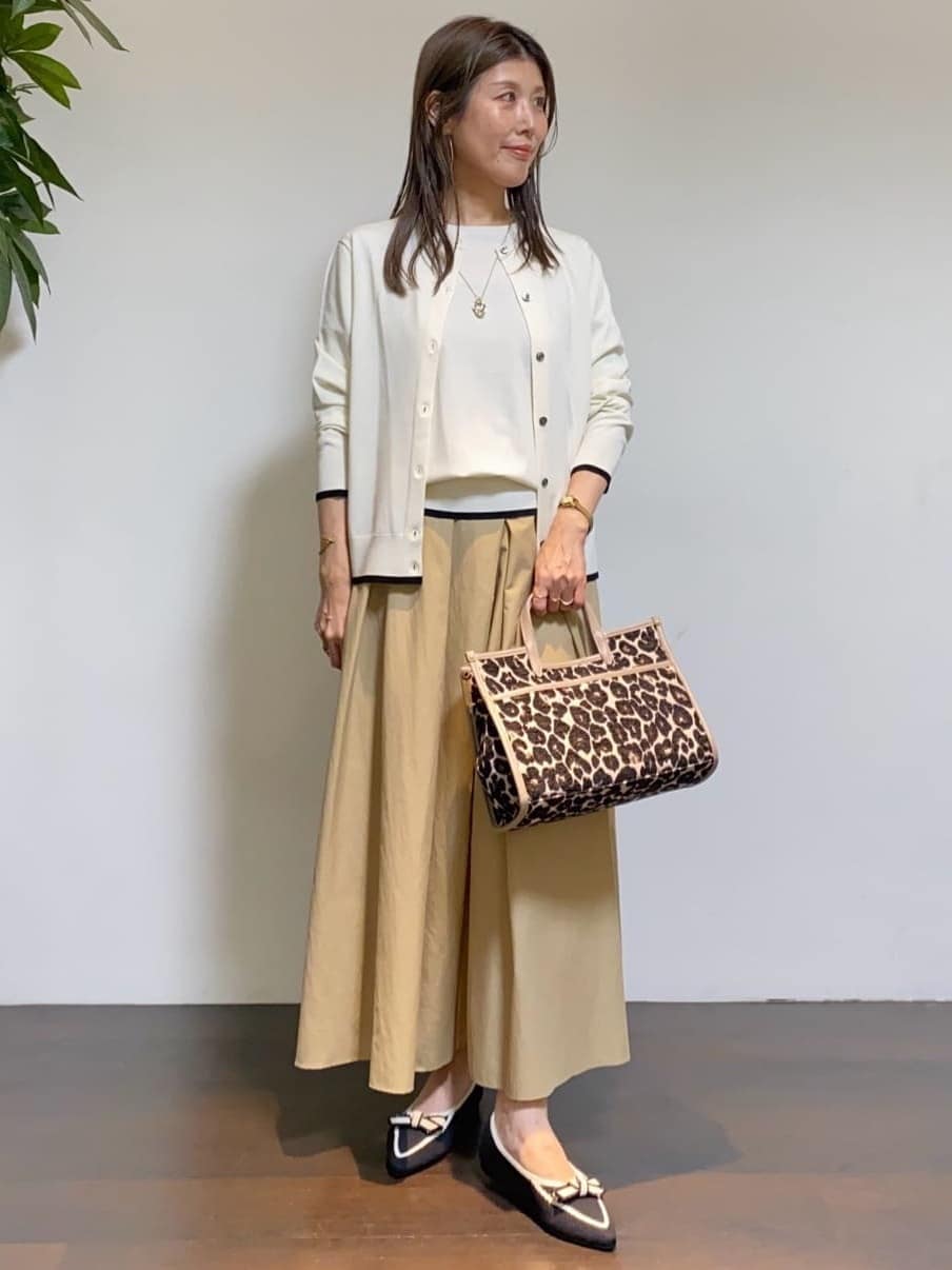 tomoさんの「UNTITLED｜【アンサンブル可/薄手】ベーシッククルーネックカーディガン」を使ったコーディネート